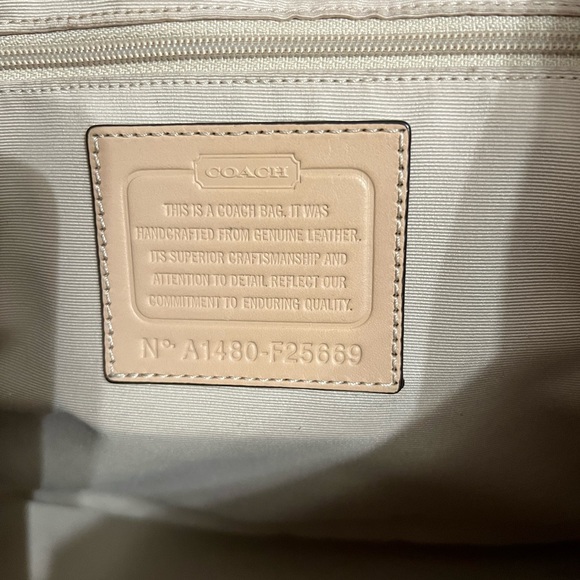 COACH LEATHER TOTE - Picture 11 of 12